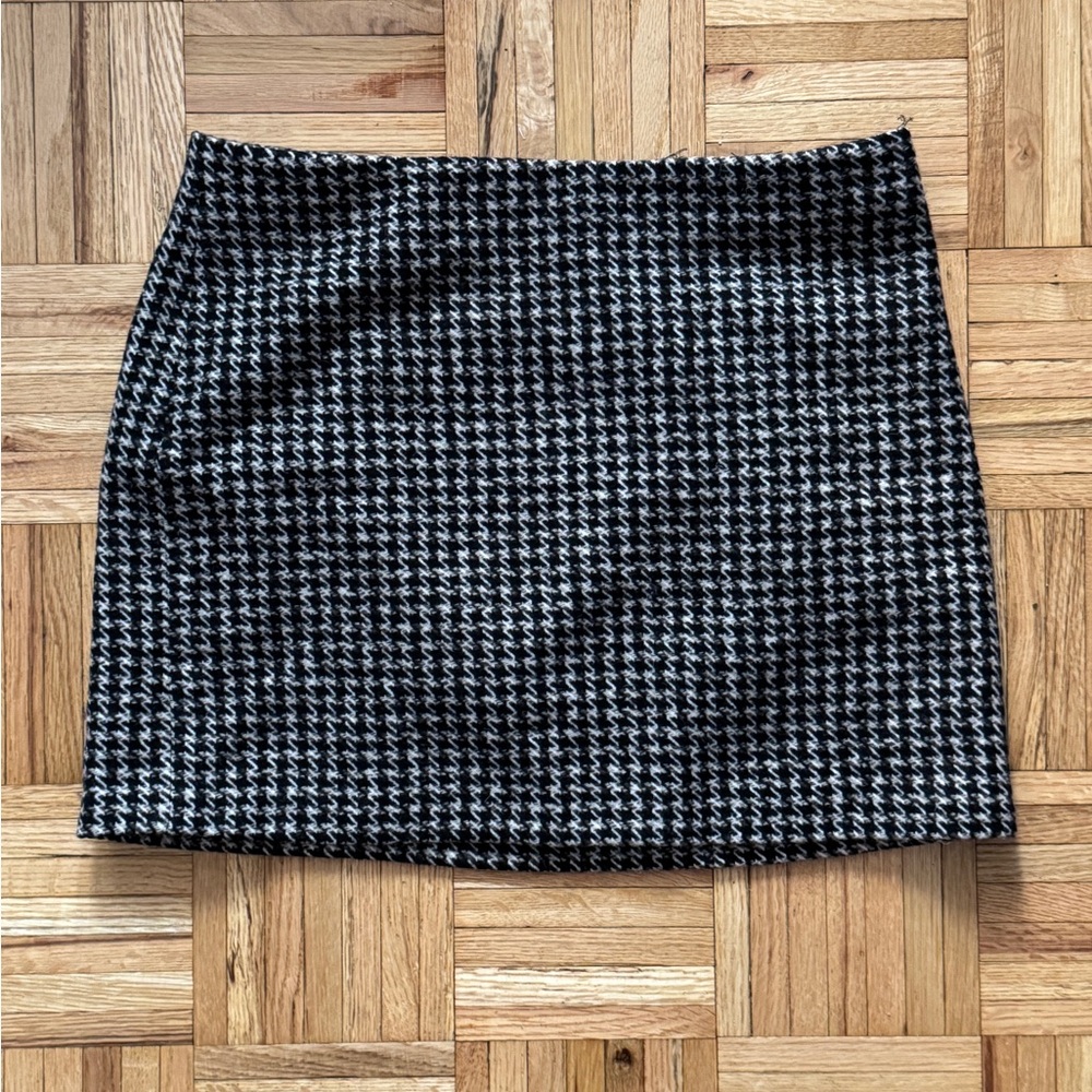 H&M Black & White Houndstooth Mini Skirt